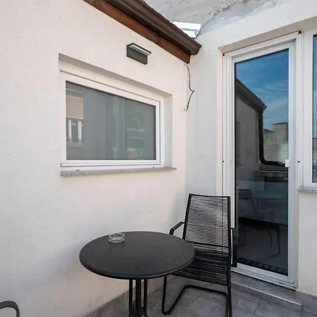 Apartment Luminous Retreat Spacious 2bd By Flat Mаnager