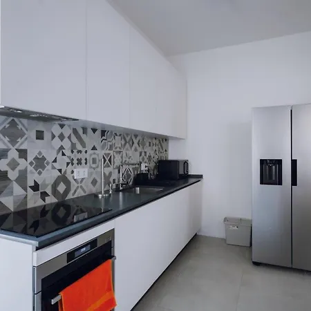 Apartman Luminous Retreat Spacious 2bd By Flat Mаnager