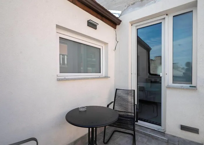 Апартамент Luminous Retreat Spacious 2bd By Flat Mаnager