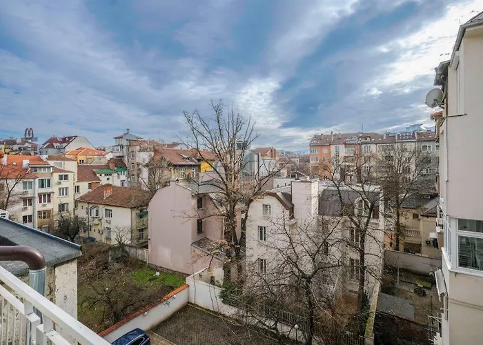 Апартамент Luminous Retreat Spacious 2bd By Flat Mаnager София