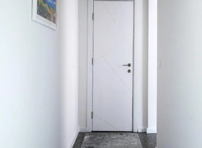 Апартамент Luminous Retreat Spacious 2bd By Flat Mаnager *